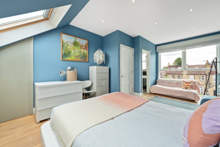 images of property on Brookfield Road