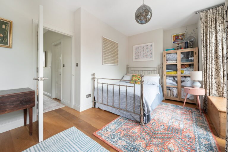 images of property on Brookfield Road