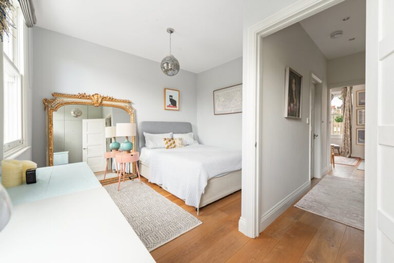 images of property on Brookfield Road