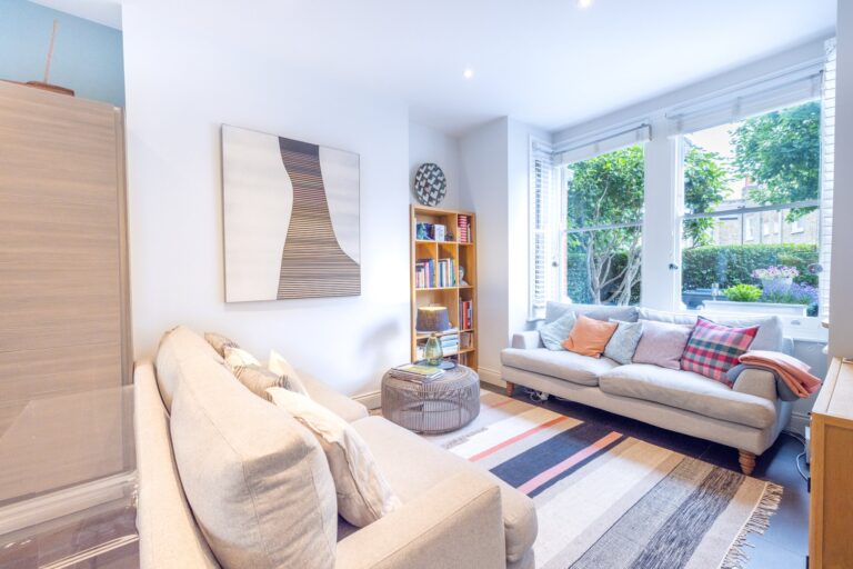 images of property on Brookfield Road