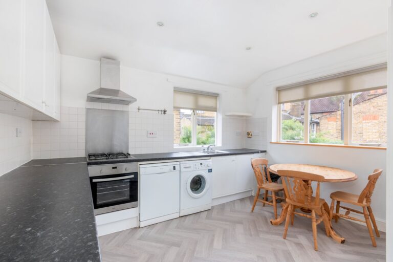 images of property on Ormiston Grove