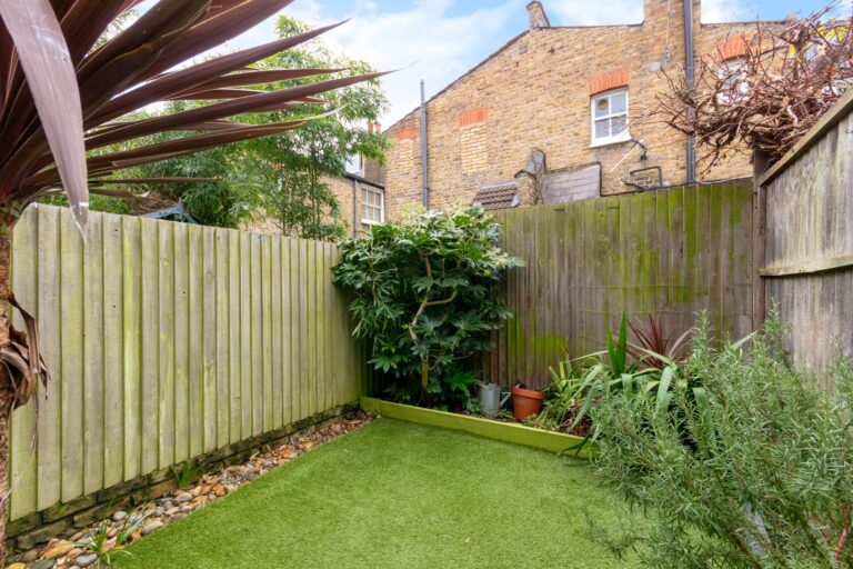 images of property on Ormiston Grove