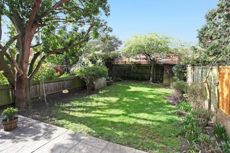 images of property on Prebend Gardens