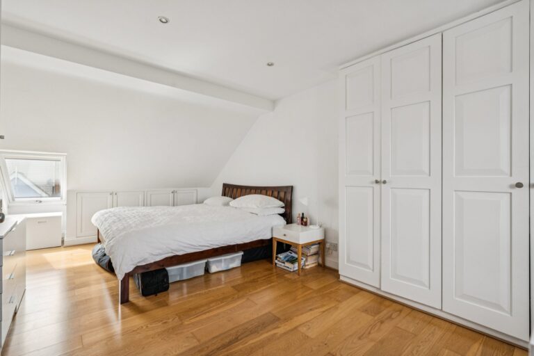 images of property on Thorpebank Road