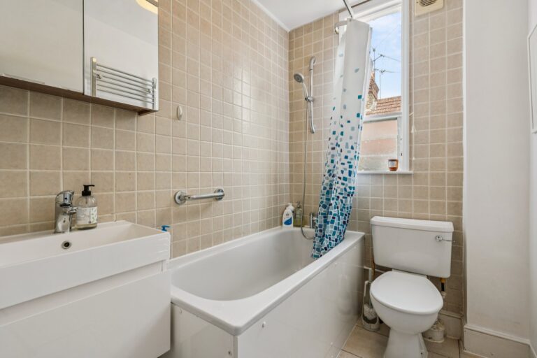 images of property on Thorpebank Road