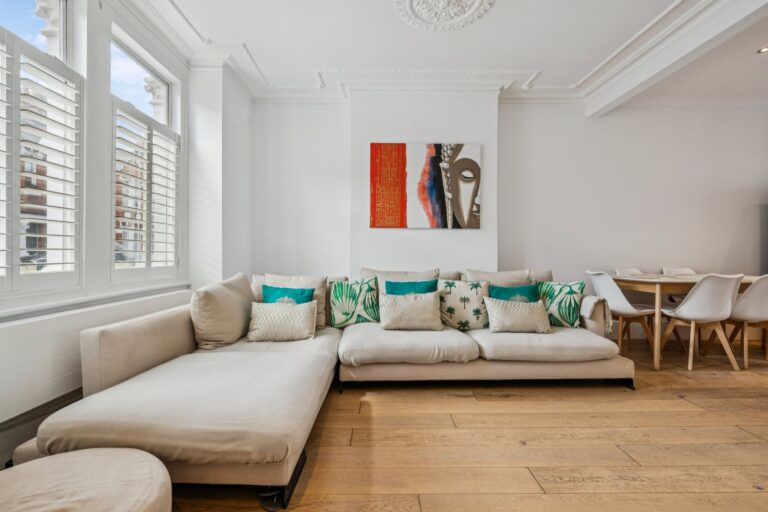 images of property on Thorpebank Road