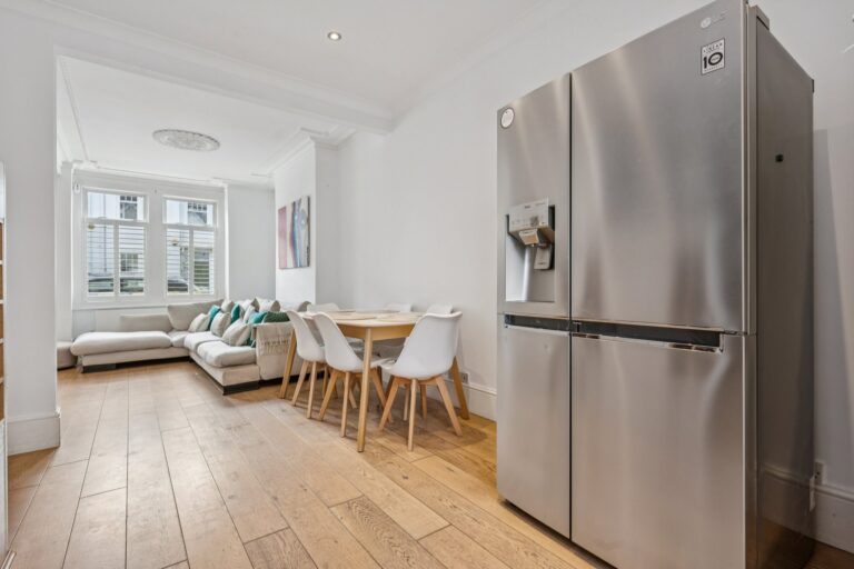 images of property on Thorpebank Road