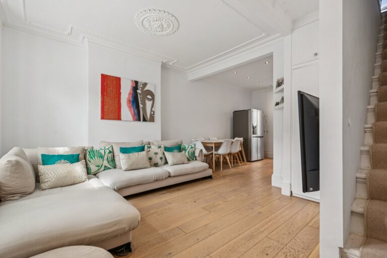 images of property on Thorpebank Road