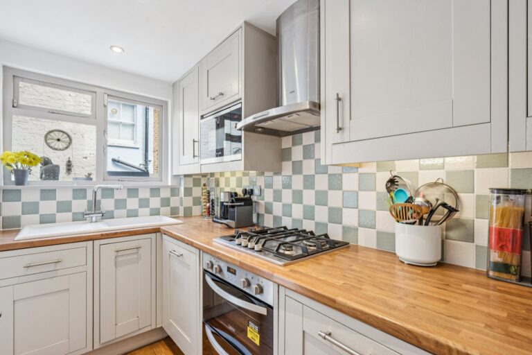 images of property on Thorpebank Road