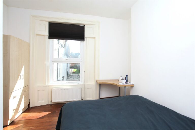 images of property on Dalling Road