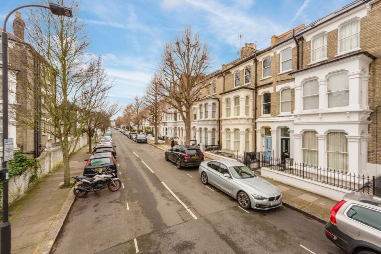 images of property on Westwick Gardens