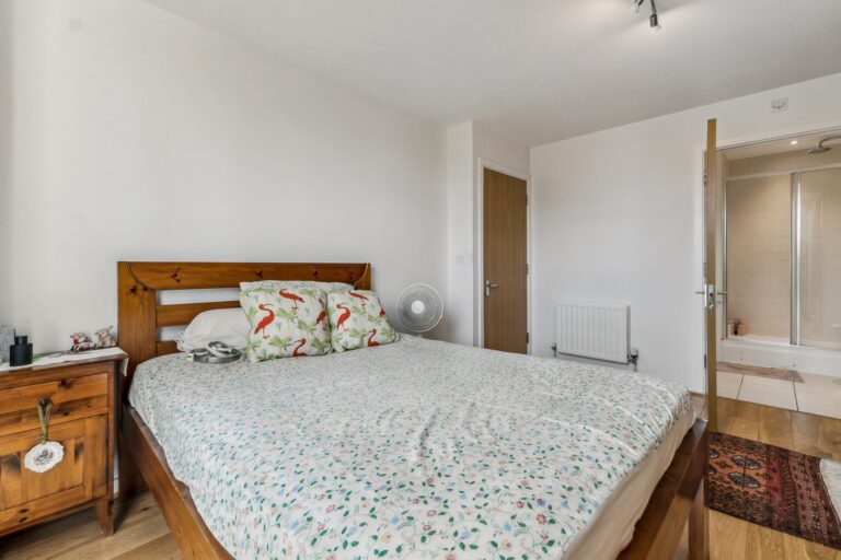 images of property on Clayponds Lane