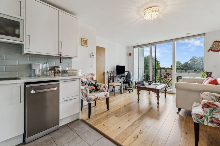 images of property on Clayponds Lane