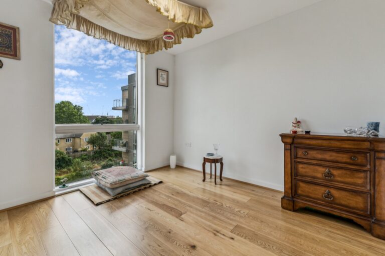 images of property on Clayponds Lane