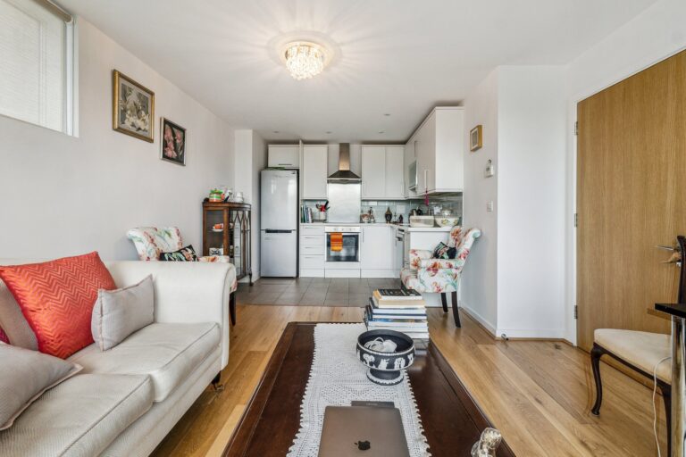 images of property on Clayponds Lane