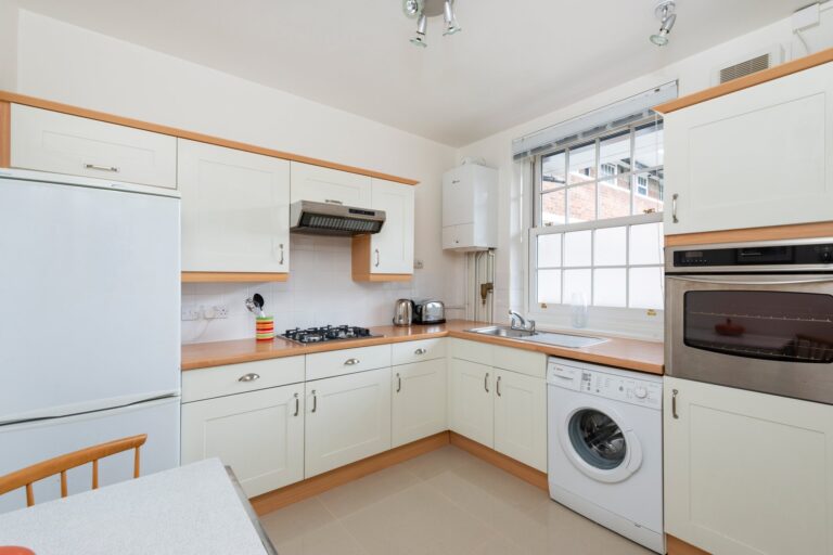 images of property on Flora Gardens