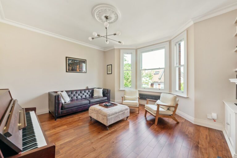 images of property on Flanders Road