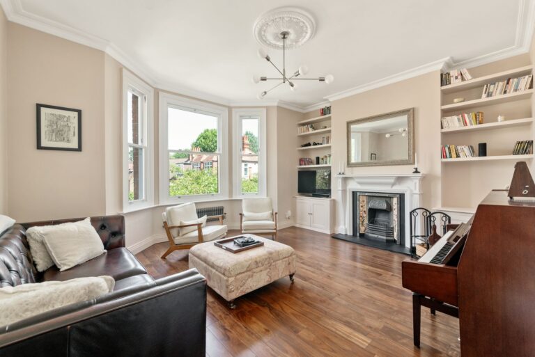 images of property on Flanders Road