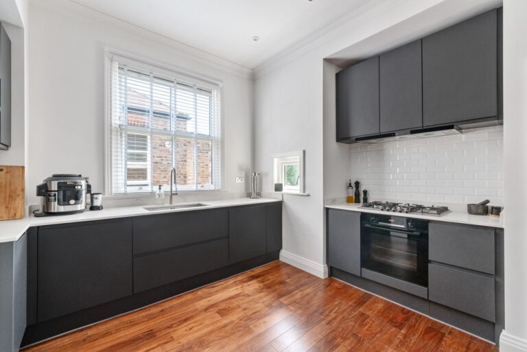 images of property on Flanders Road