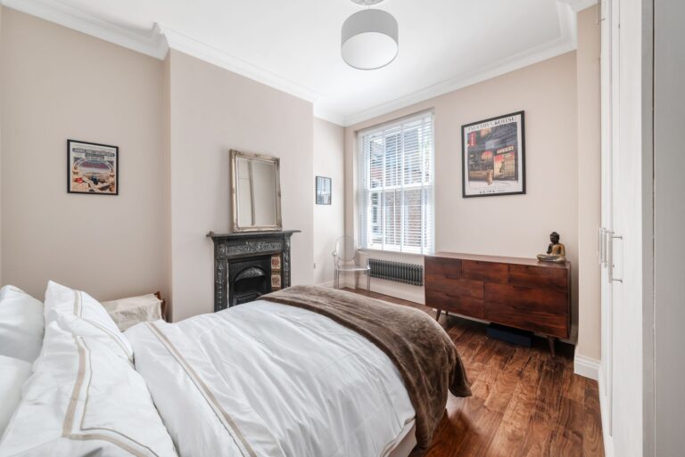 images of property on Flanders Road