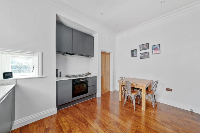 images of property on Flanders Road