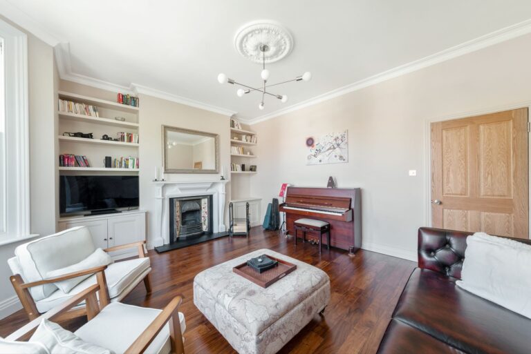 images of property on Flanders Road