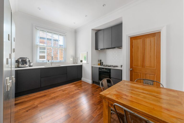 images of property on Flanders Road