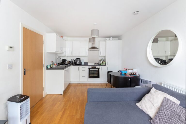 images of property on Clayponds Lane