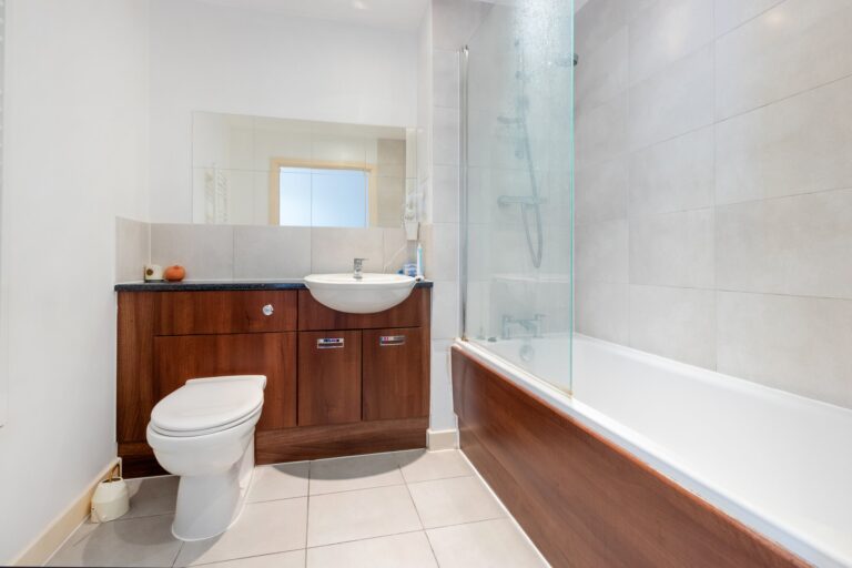 images of property on Clayponds Lane