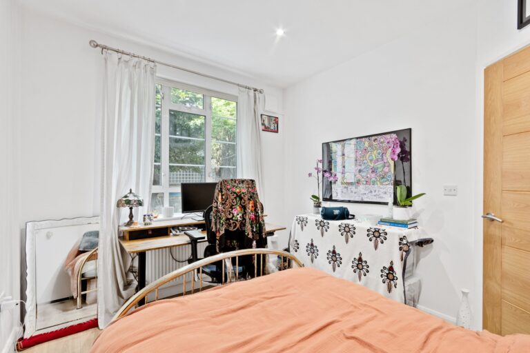 images of property on Hamlet Gardens