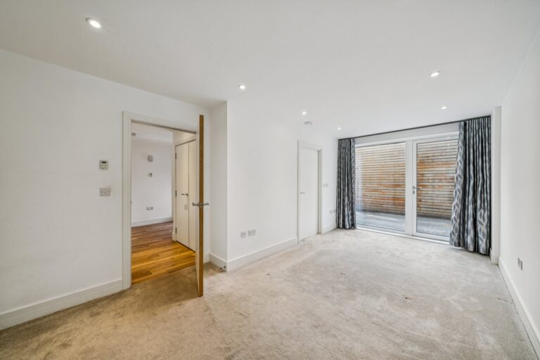 images of property on Greenside Road