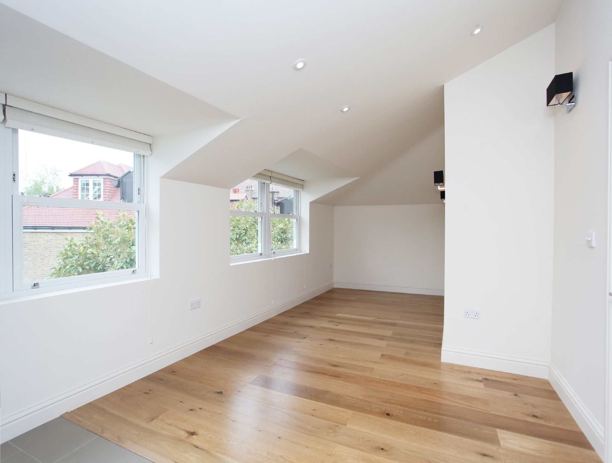 images of property on Goldhawk Road