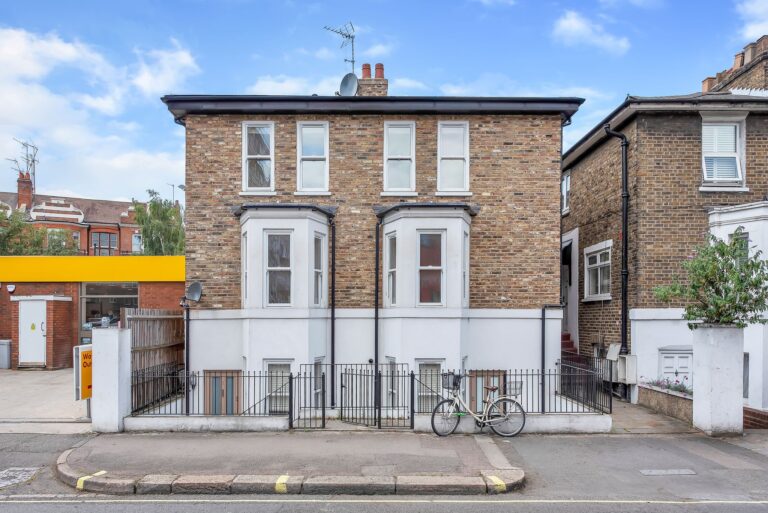 images of property on Goldhawk Road