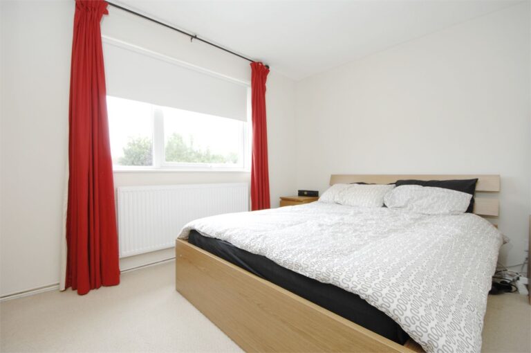 images of property on Ravensmede Way