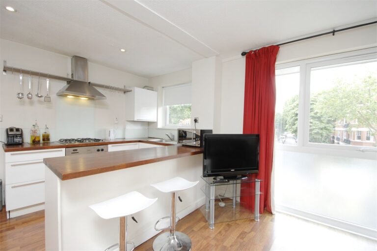 images of property on Ravensmede Way