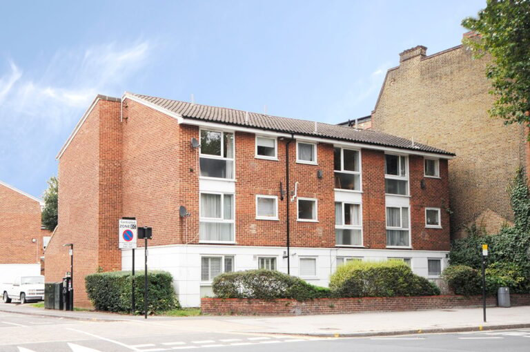 images of property on Ravensmede Way