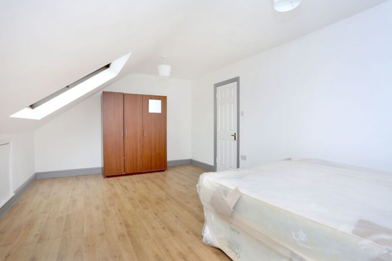 images of property on Galloway Road