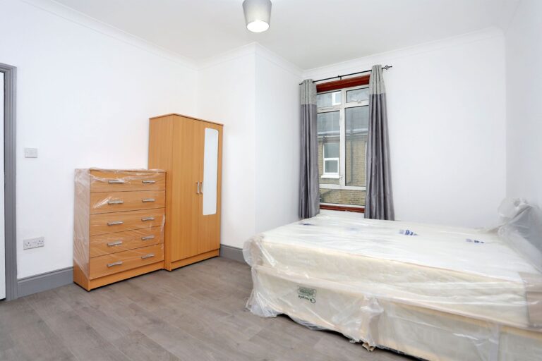 images of property on Galloway Road