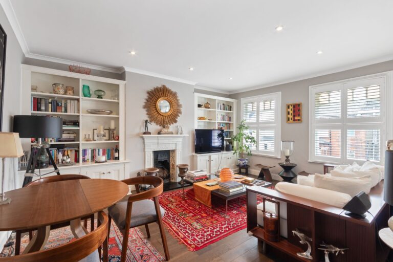 images of property on Ennismore Avenue
