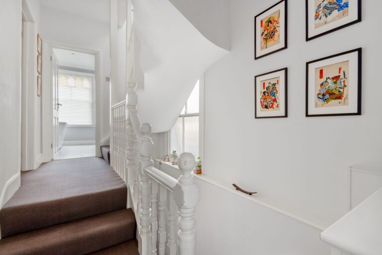 images of property on Ennismore Avenue