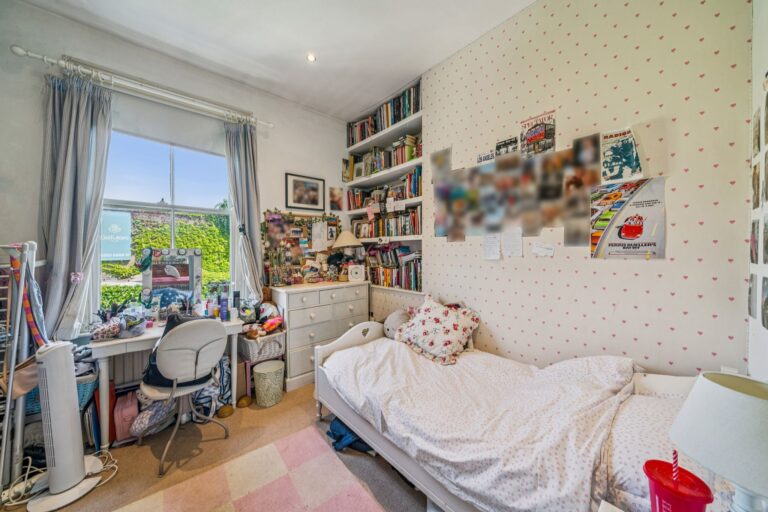 images of property on Lime Grove