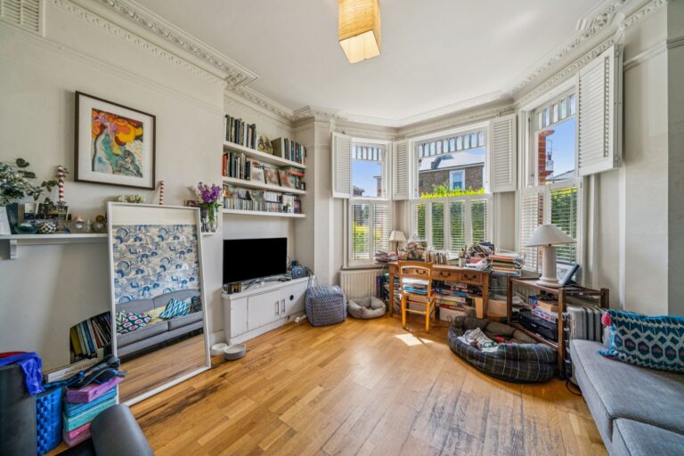 images of property on Lime Grove