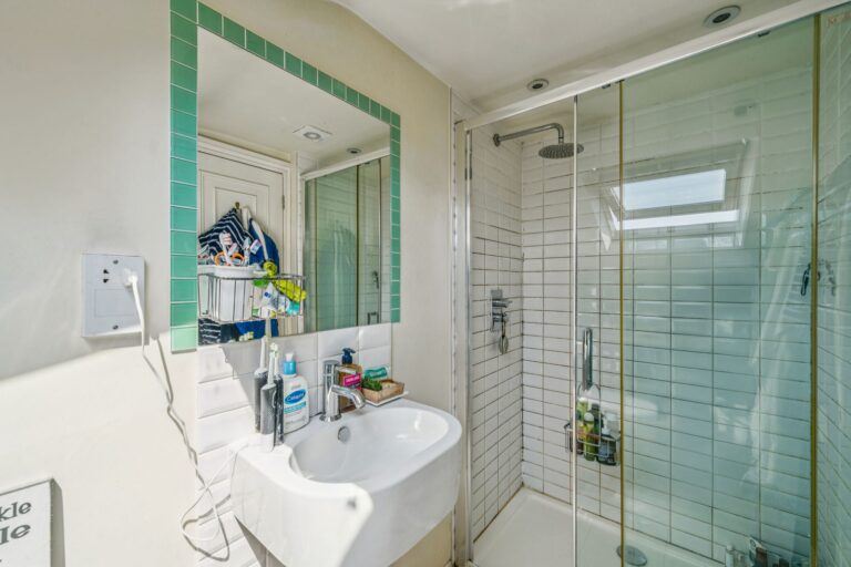 images of property on Lime Grove