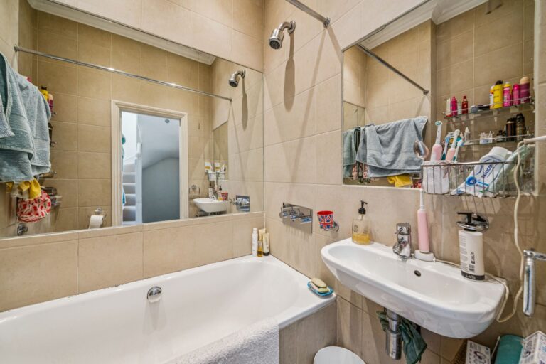 images of property on Lime Grove