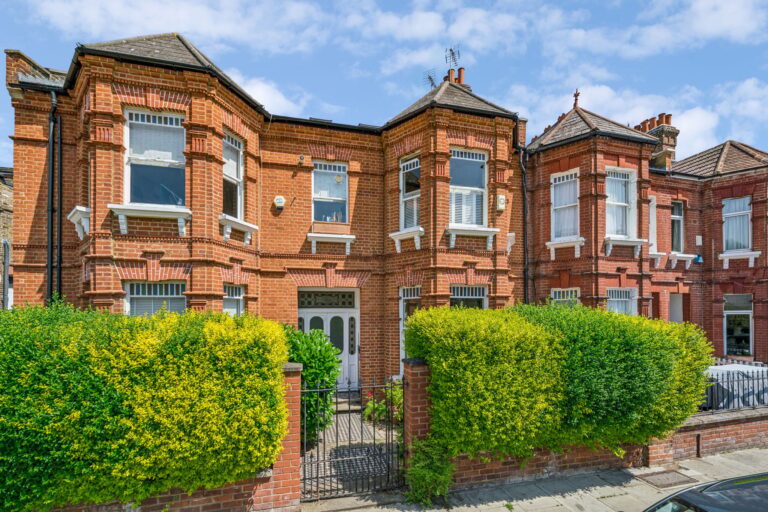 images of property on Lime Grove