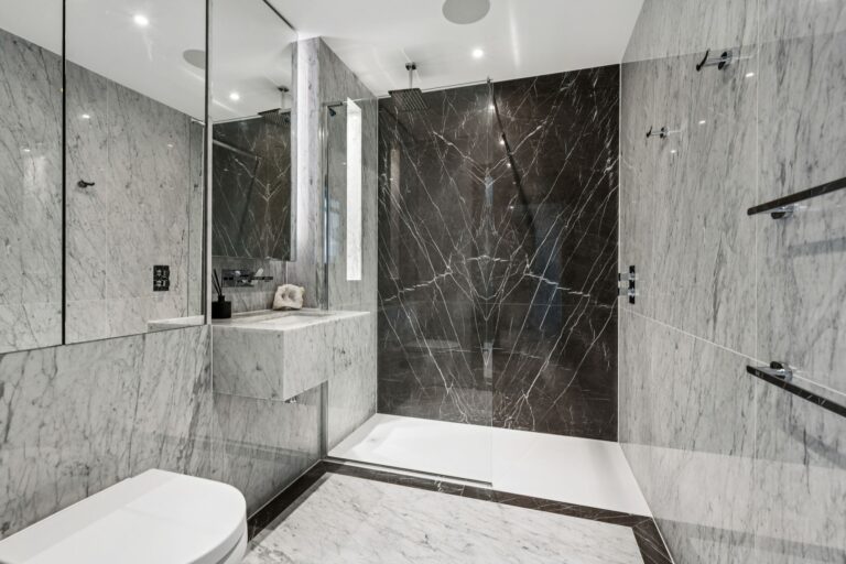 images of property on Glenthorne Road