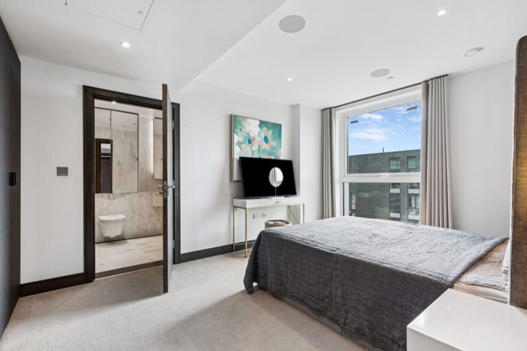 images of property on Glenthorne Road