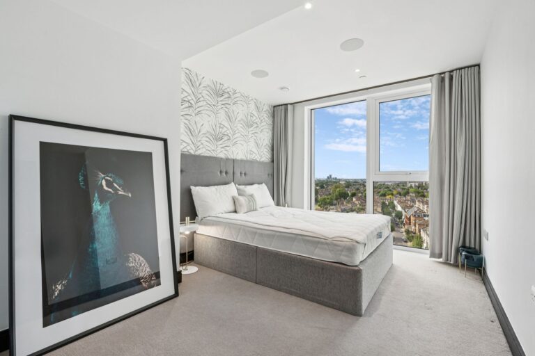 images of property on Glenthorne Road