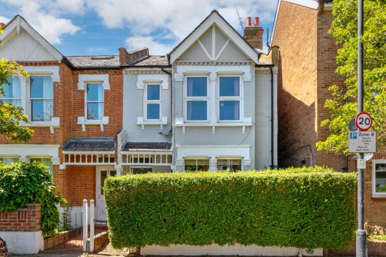 images of property on St Albans Avenue