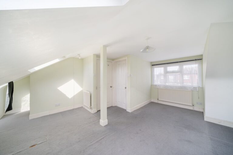 images of property on Saltcoats Road